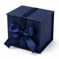Geschenkbox 15 x 15 x 15 cm aus Karton in Dunkelblau mit Schleife und Deckel
